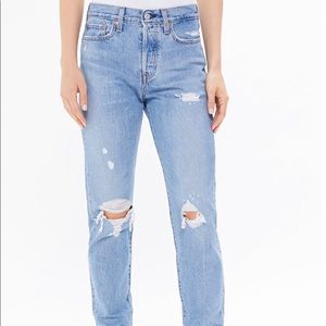 Levi’s 501 Wedgie Destroyed Skinny Jean